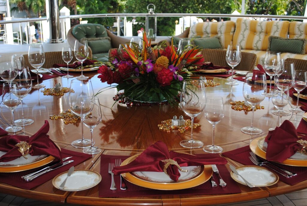 table setting, place setting, tablescape-1170331.jpg