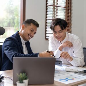 Ilustrasi manajemen karir di perusahaan yang efektif