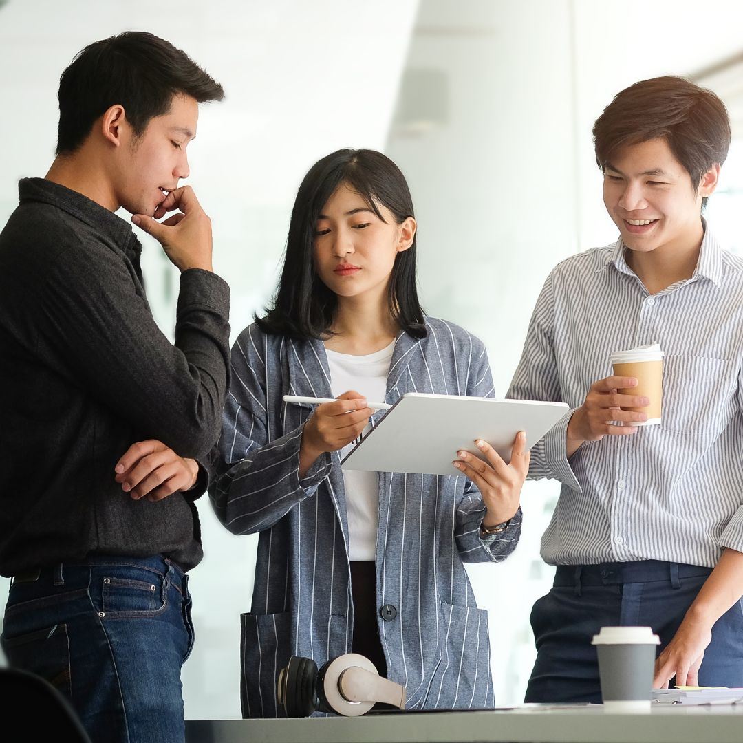 kehadiran perusahaan di social media