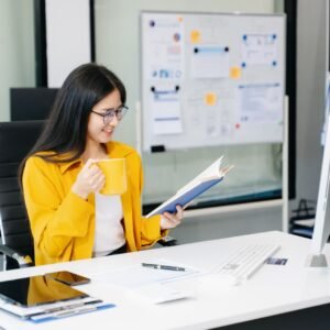 Manajemen Merek dan Tantangan Menjaga Konsistensi Identitas di Media Digital
